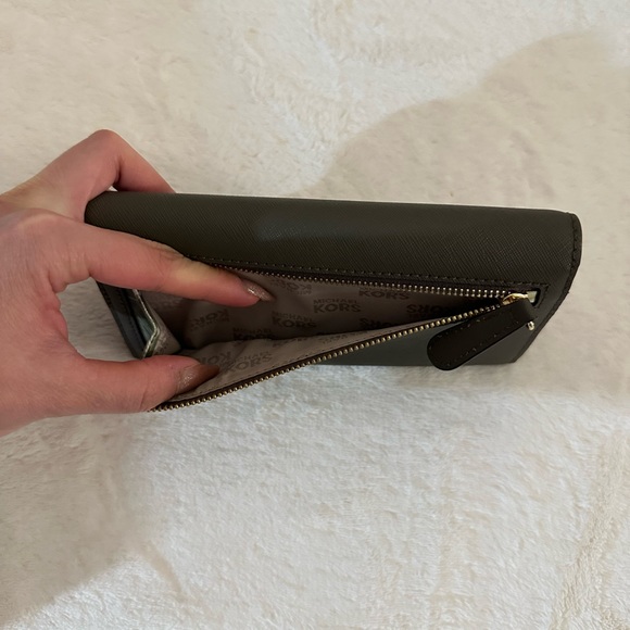 Michael Kors Tote and Wallet - Picture 8 of 11